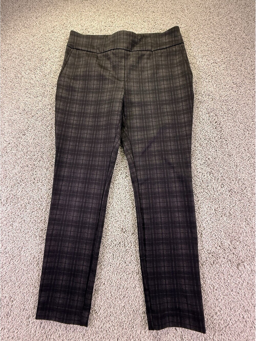 NWOT Dahlia Women’s Pants Size Large Black, Gray Check Tapered